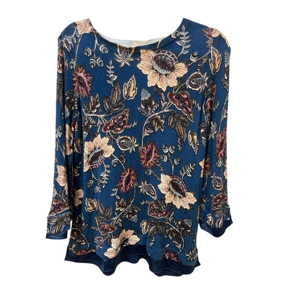 Chico’s Blue Floral Tiered Satin Hem Cotton Blend Knit Top Women’s Size 2 Blouse
